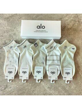 A42- ALO Yoga Women's Neutral Tone Ankle Socks 5-Pair Box Set - NWT